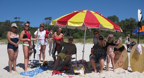 Robyne and friends at Rosebud foreshore - February 2014 - Click to enlarge IMG_1860_sml.jpg